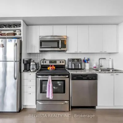 105,&nbsp;The Queensway, High Park-Swansea, Toronto