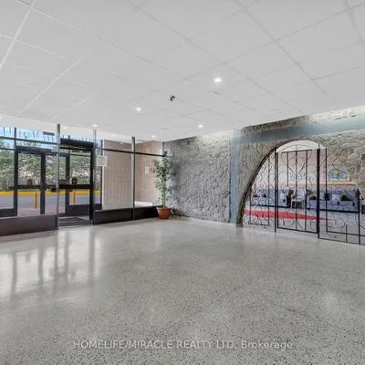 49,&nbsp;Silverstone, Mount Olive-Silverstone-Jamestown, Toronto