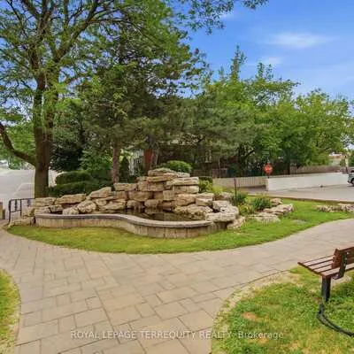 541,&nbsp;Blackthorn, Keelesdale-Eglinton West, Toronto