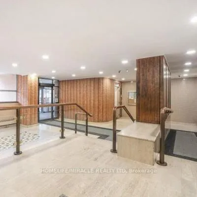 40,&nbsp;Panorama, Mount Olive-Silverstone-Jamestown, Toronto