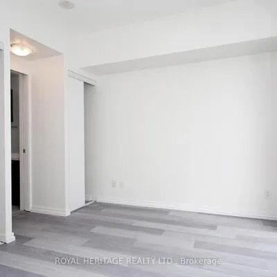 105,&nbsp;Queensway, High Park-Swansea, Toronto