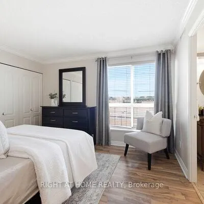 2111,&nbsp;Lake Shore, Mimico, Toronto