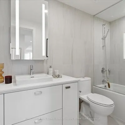 858,&nbsp;Dupont, Dovercourt-Wallace Emerson-Junction, Toronto