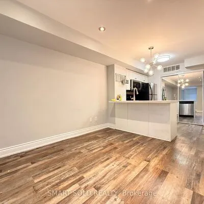 10,&nbsp;Laidlaw, South Parkdale, Toronto