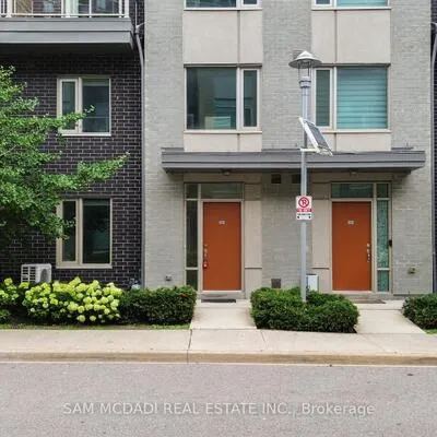 26,&nbsp;Applewood, Etobicoke West Mall, Toronto