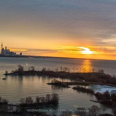 33,&nbsp;Shore Breeze, Mimico, Toronto