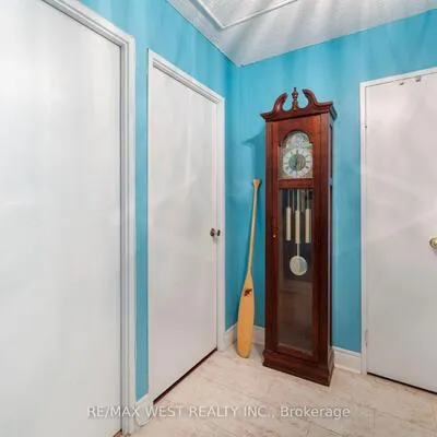 340,&nbsp;Dixon, Kingsview Village-The Westway, Toronto