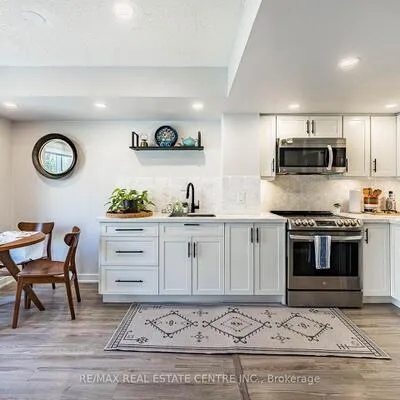 16,&nbsp;Laidlaw, South Parkdale, Toronto