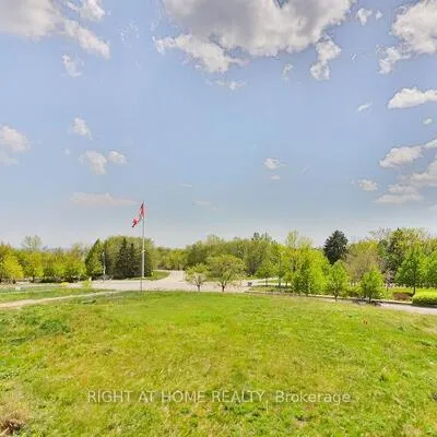 30,&nbsp;Shore Breeze, Mimico, Toronto