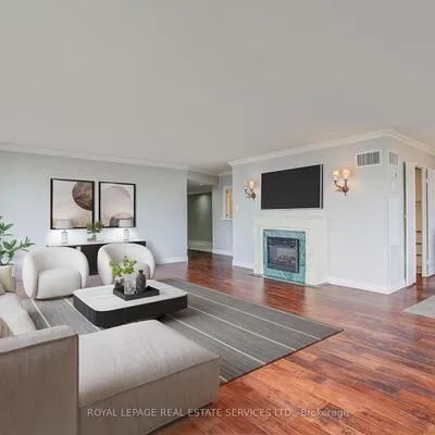2045,&nbsp;Lake Shore, Mimico, Toronto