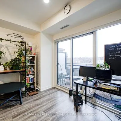 1,&nbsp;Neighbourhood, Stonegate-Queensway, Toronto