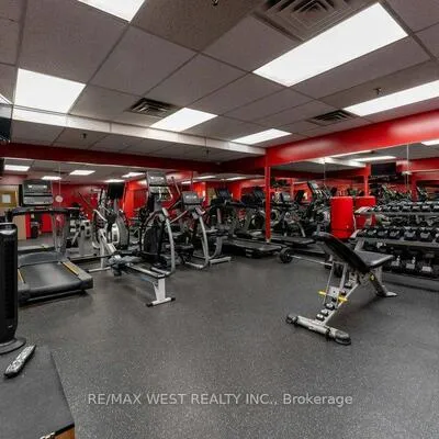 240,&nbsp;Scarlett, Rockcliffe-Smythe, Toronto