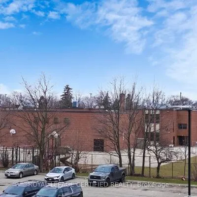 320,&nbsp;Dixon, Kingsview Village-The Westway, Toronto