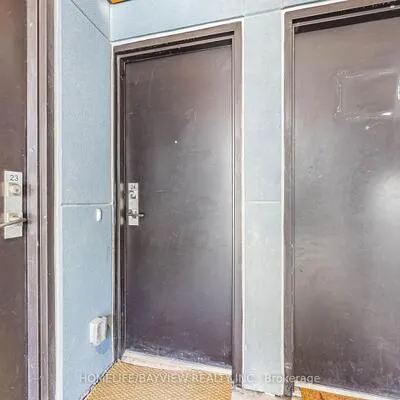10,&nbsp;Brin, Edenbridge-Humber Valley, Toronto