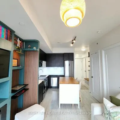 56,&nbsp;Annie Craig, Mimico, Toronto