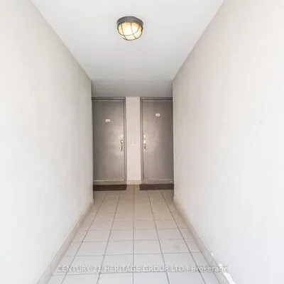 37,&nbsp;Four Winds, York University Heights, Toronto