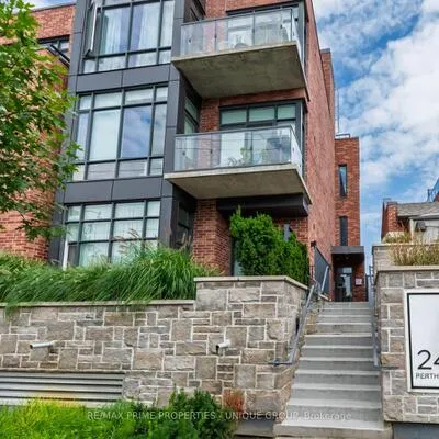 245,&nbsp;Perth, Dovercourt-Wallace Emerson-Junction, Toronto