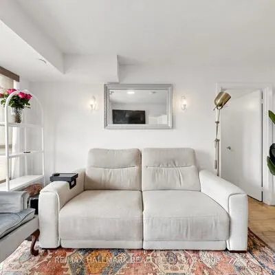 10,&nbsp;Wilby, Weston, Toronto