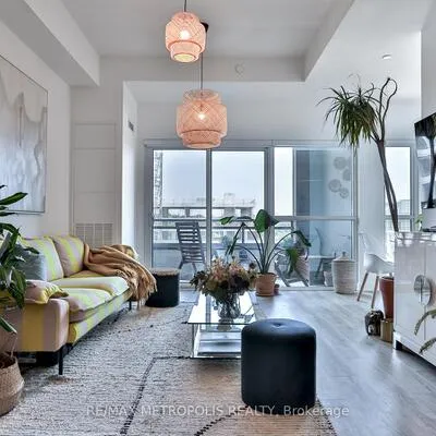 25,&nbsp;Neighbourhood, Stonegate-Queensway, Toronto