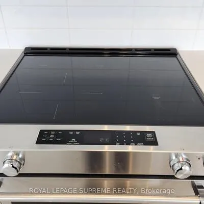 8960, Jane, Vellore Village, Vaughan