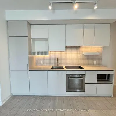 898,&nbsp;Portage, Vaughan Corporate Centre, Vaughan
