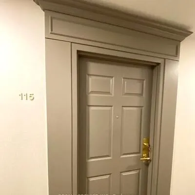 33,&nbsp;Wallace, West Woodbridge, Vaughan