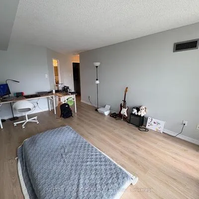 1,&nbsp;Clark, Crestwood-Springfarm-Yorkhill, Vaughan