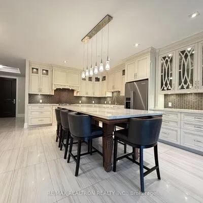 9909,&nbsp;Pine Valley, Vellore Village, Vaughan