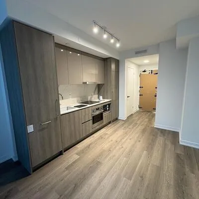 195,&nbsp;Commerce, Vaughan Corporate Centre, Vaughan