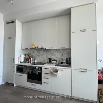 38,&nbsp;Honeycrisp, Vaughan Corporate Centre, Vaughan