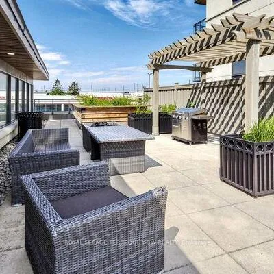 12,&nbsp;Woodstream, Vaughan Grove, Vaughan