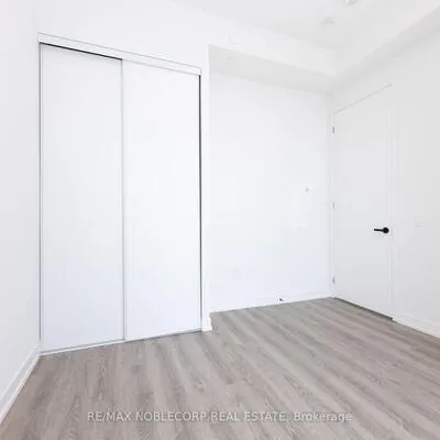 195,&nbsp;Commerce, Vaughan Corporate Centre, Vaughan