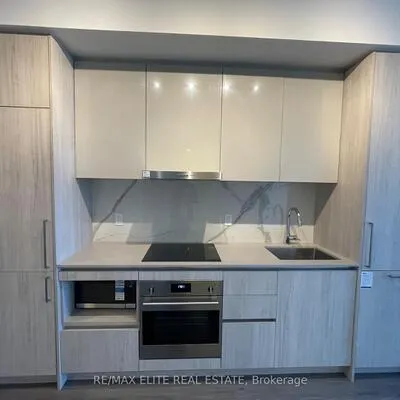 225,&nbsp;Commerce, Vaughan Corporate Centre, Vaughan