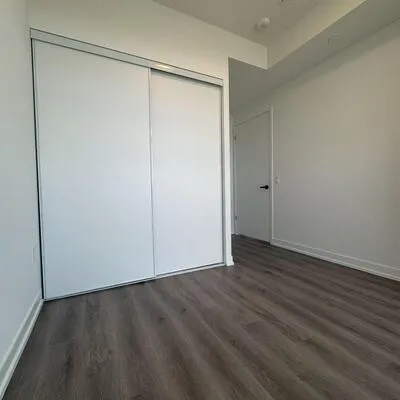 225,&nbsp;Commerce, Vaughan Corporate Centre, Vaughan