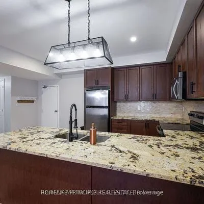 9621,&nbsp;Jane, Maple, Vaughan