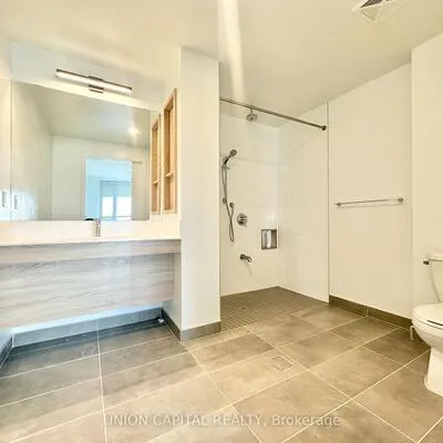 7950,&nbsp;Bathurst, Beverley Glen, Vaughan
