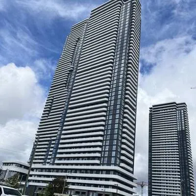 225,&nbsp;Commerce, Vaughan Corporate Centre, Vaughan