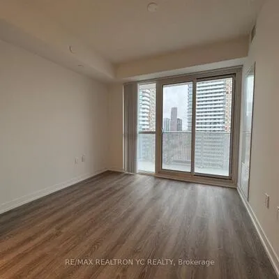 195,&nbsp;Commerce, Vaughan Corporate Centre, Vaughan