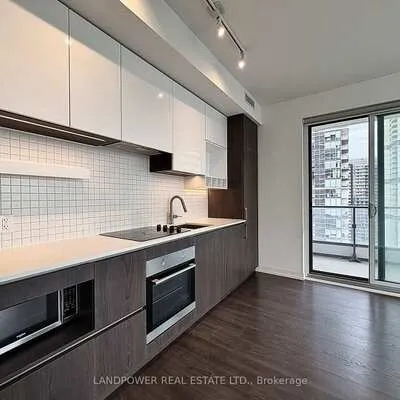 950,&nbsp;Portage, Vaughan Corporate Centre, Vaughan