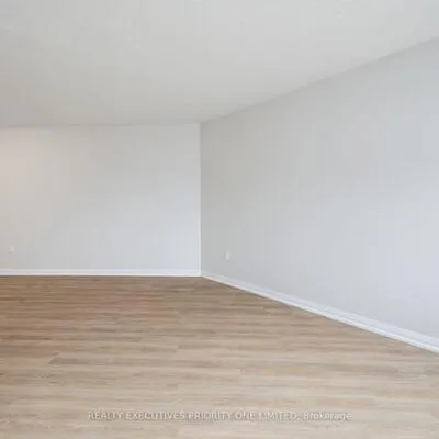 7460,&nbsp;Bathurst, Brownridge, Vaughan