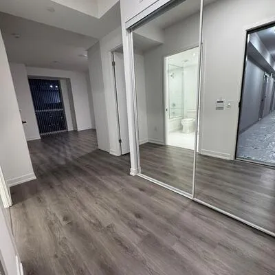 225,&nbsp;commerce, Vaughan Corporate Centre, Vaughan