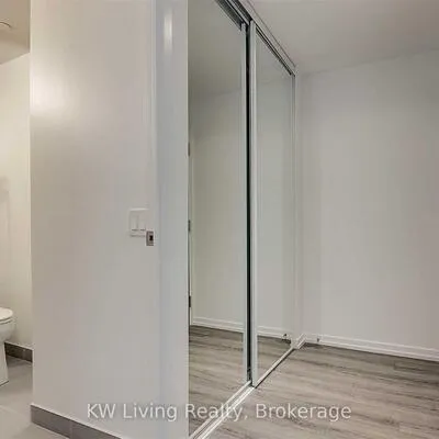 1000, Portage, Vaughan Corporate Centre, Vaughan