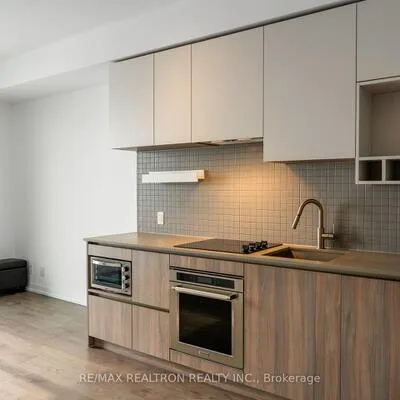 950,&nbsp;Portage, Vaughan Corporate Centre, Vaughan