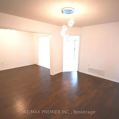 126,&nbsp;Pinedale, East Woodbridge, Vaughan