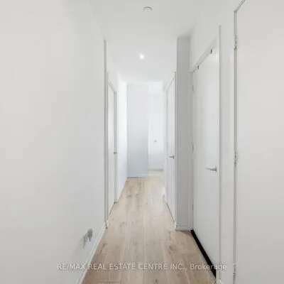 1000, Portage, Vaughan Corporate Centre, Vaughan