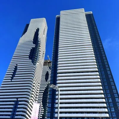 195,&nbsp;Commerce, Vaughan Corporate Centre, Vaughan
