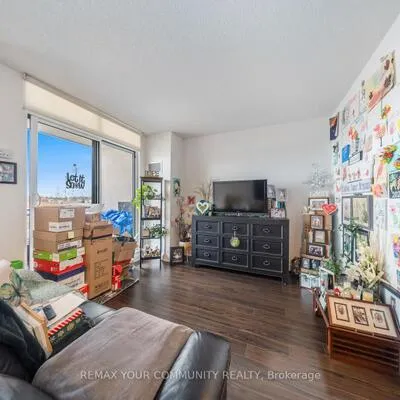 24,&nbsp;Woodstream, Vaughan Grove, Vaughan