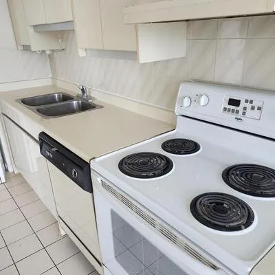 120,&nbsp;Promenade, Brownridge, Vaughan