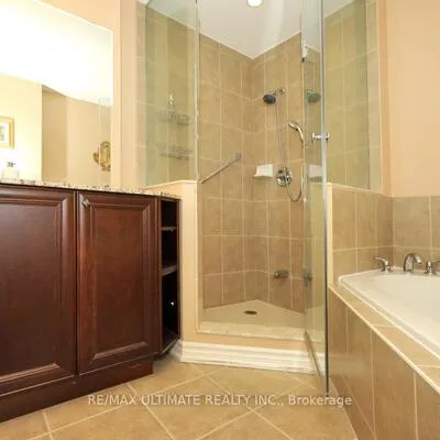 9235,&nbsp;Jane, Maple, Vaughan