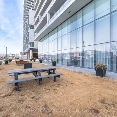 898,&nbsp;Portage, Vaughan Corporate Centre, Vaughan